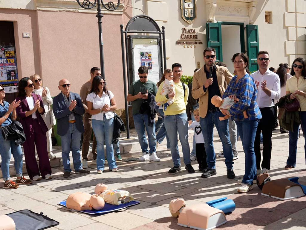 Cellino San Marco, grande successo per la giornata dedicata alle manovre salvavita